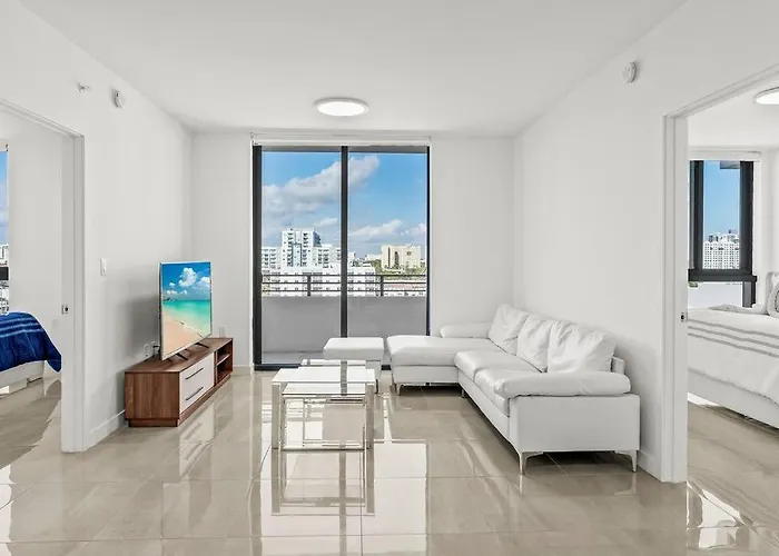 Lovely Modern & Homely Apartment With A Pool & Gym