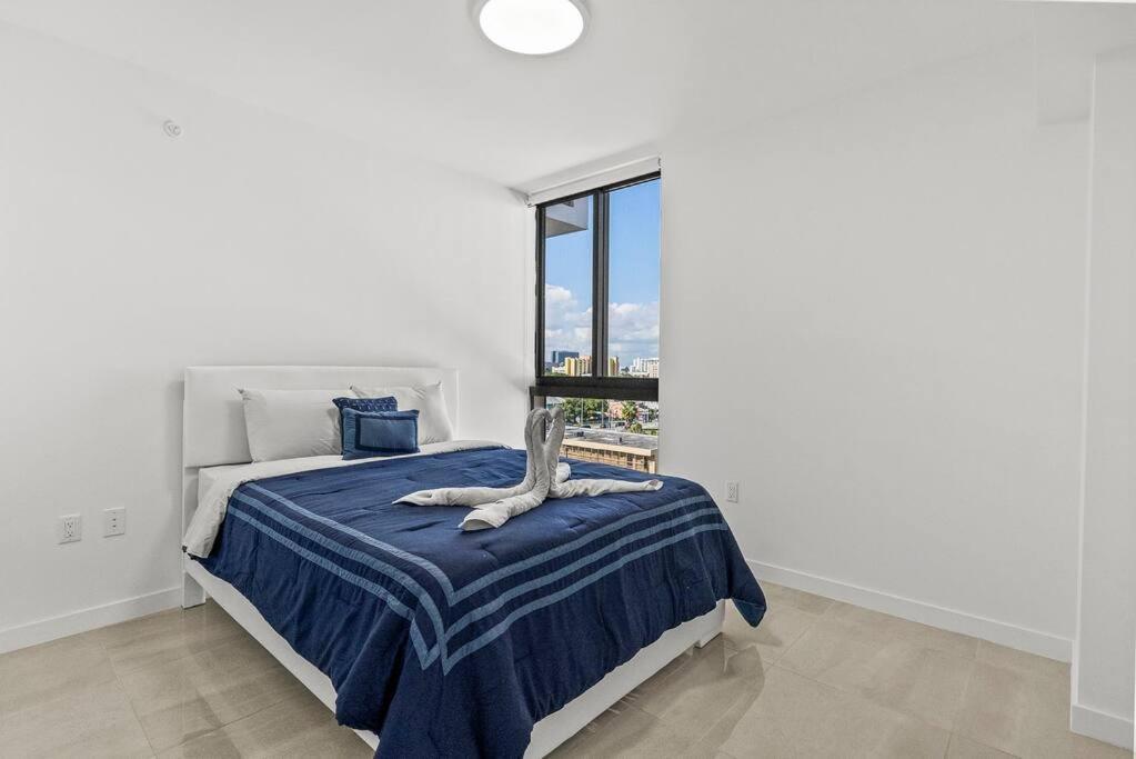 Lovely Modern & Homely Apartment With A Pool & Gym *